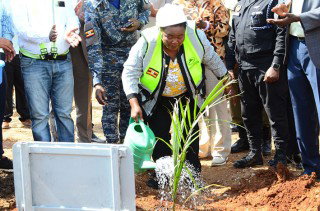 PM Nabbanja demands fast-tracking of Ugandan cement plant