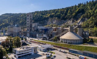Keeping bucket elevators moving at Alpacem