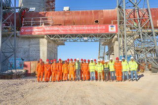 Sinoma Overseas tops out preheater tower in Iraq