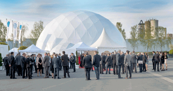 Guests arrive at Beckum to celebrate Christian Pfeiffer's 90th anniversary