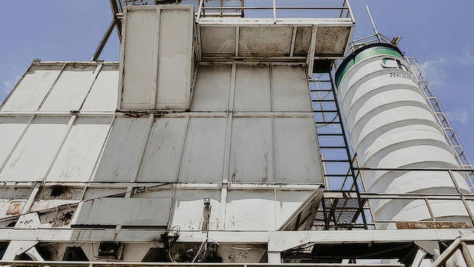 Measuring points on hoppers present some of the most demanding conditions for point level detection in cement plants
