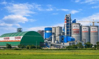 Bashundhara and Meghna Cement sign Yufeng cooperation agreement
