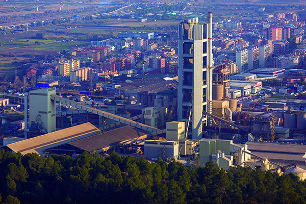 Spanish cement demand drops 7% in 5M26