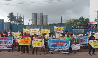 Katunayake residents rally against proposed cement factory