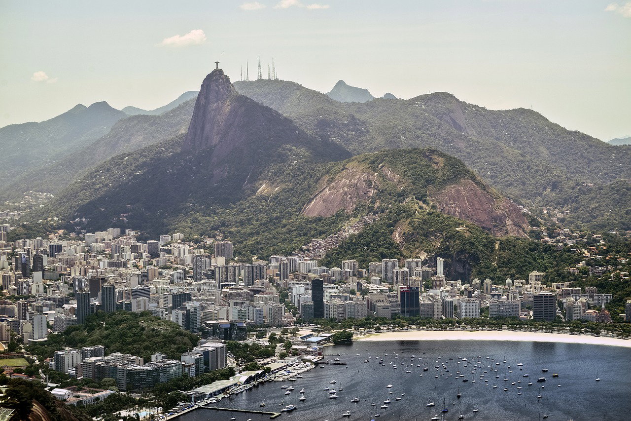 Brazilian cement sales fell 5% in February