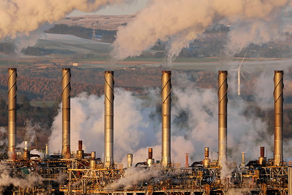 Petcoke up and discounts down as coal keeps sliding in geopolitical waiting game