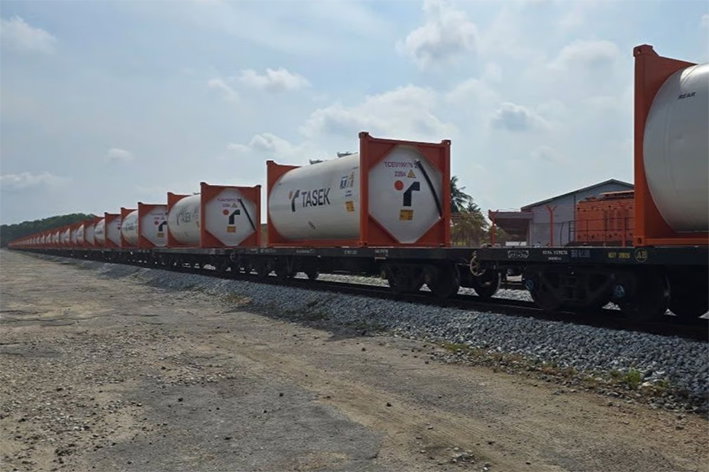 Tasek Cement launches 840t rail freight service 