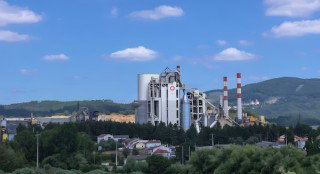 CNBM warns of nine-month loss